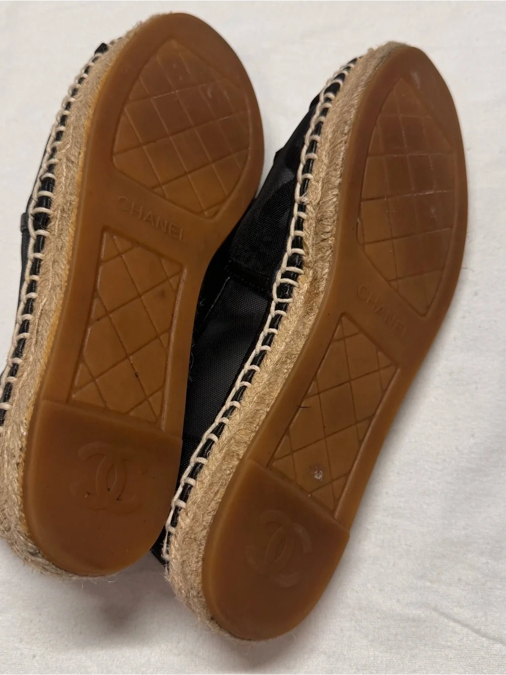CHANEL elegant espadrilles